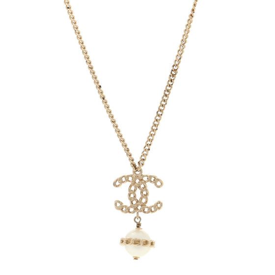 This is an authentic CHANEL Metal Pearl CC Chain Drop Pendant Necklace in Gold. This elegant piece is a gold chain with a hanging CC logo pendant with faux pearls and gold resin beads. Luxury Gold-tone Pearl Chain Necklace, Elegant Pendant Chain Necklace With Logo Charm, Elegant Gold Jewelry With Logo Charm, Luxury Pendant Chain Necklace With Logo Charm, Elegant Gold-tone Necklace With Logo Charm, Luxury Gold Chain Necklace With Pearl Charm, Elegant Yellow Gold Necklace With Logo Charm, Luxury Gold-tone Charm Necklaces, Luxury Gold-tone Jewelry With Pearl Chain