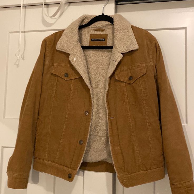 Description * Brown Fuzzy Corduroy Jacket Brandy * Like New, Never Worn, Perfect Quality * Sold Out Style, Bought On Brandy * Super Soft Comfy Corduroy Coat Outfit, Aesthetic Jackets Winter, Corduroy Jacket Outfit Womens, Martin Boots Outfits, Fall Thrifting, Cloth Hacks, Aesthetic Jackets, Corduroy Jacket Outfit, Fall Jackets For Women