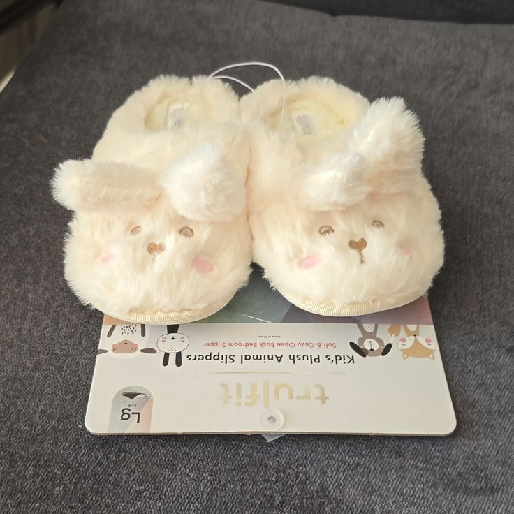 Trulfit Kid"S Animal Plush Slippers Soft & Cozy Open Back Bedroom Slippers Nwt Kids Size 1-2 Lg Animal Slippers, Plush Slippers, Bedroom Slippers, Cute Slippers, Plush Animals, Kids Shoes, Open Back, Kids Shop, Color White