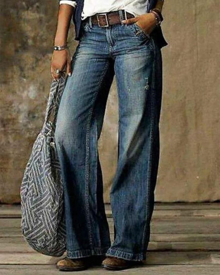 f5c3dd7514bf620a1b85450d2ae374b1desc50541178ri Vestiti In Jeans, Popular Jeans, Jean Large, Design Mom, Retro Mode, Loose Jeans, Type Of Pants, Wide Leg Denim, Retro Stil