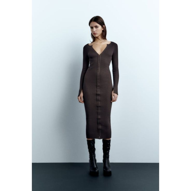 Dress With Round Collar With V-Neck Front And Long Sleeves. Front Closure With Hooks. S4 Brown Ribbed V-neck Dress, V-neck Sweater Dress For Night Out, Fall V-neck Bodycon Dress, Fall Bodycon V-neck Dress, Stretch V-neck Midi Dress For Winter, Winter V-neck Stretch Midi Dress, Winter Stretch V-neck Midi Dress, Brown V-neck Ribbed Dress, Fitted Brown Sweater Dress With V-neck