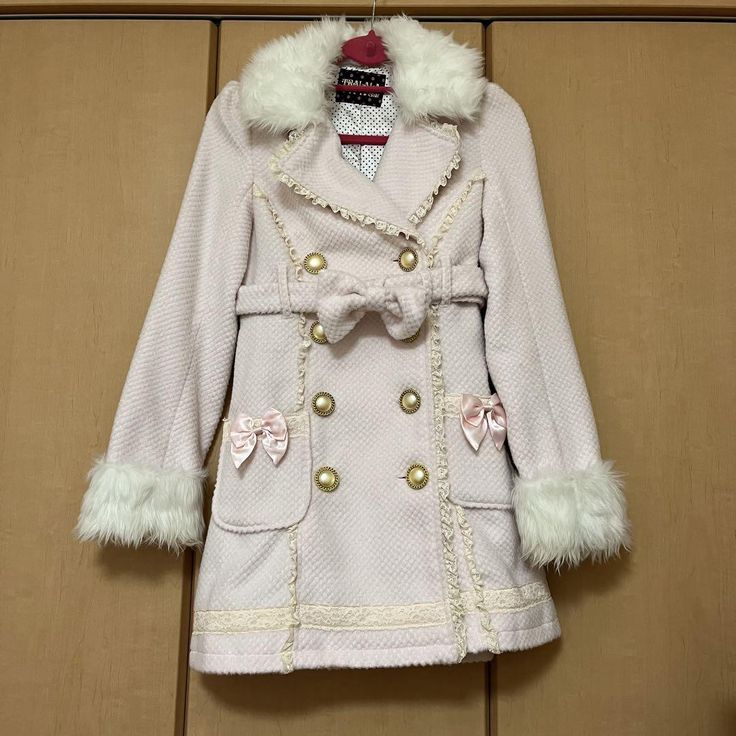 J Fashion Winter, Winter Gyaru Outfits, Gyaru Winter, Shoujo Summer, Alice Character, Ali Project, Winter Princess, Cool Coats, Cute Coats