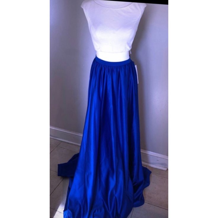 Royal Blue Skirt White Top With Zipper On Back Size 4 B1 26529 Blue Fitted Maxi Skirt For Formal Occasions, Fitted Blue Maxi Skirt For Formal Occasions, Blue Formal Maxi Skirt For Spring, Formal Blue Maxi Skirt For Spring, Blue Lined Maxi Skirt For Formal Occasions, Formal Blue Skirt, Blue Full Maxi Skirt For Evening, Formal Blue Lined Skirt, Formal Long Blue Skirt