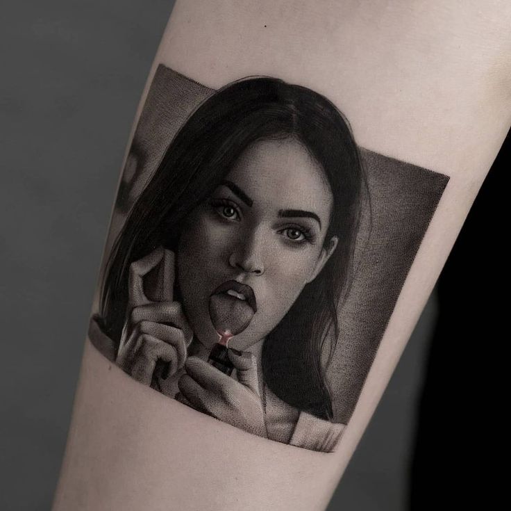 Megan Fox Tattoo Portrait, Jennifer's Body Tattoo Ideas, Megan Fox Tattoo Ideas, Spooky Realism Tattoo, Jennifers Body Tattoo Design, Jennifer's Body Tattoo, Jennifer’s Body Tattoo, Realistic Tattoo Design Ideas, Micro Realism Tattoo Design