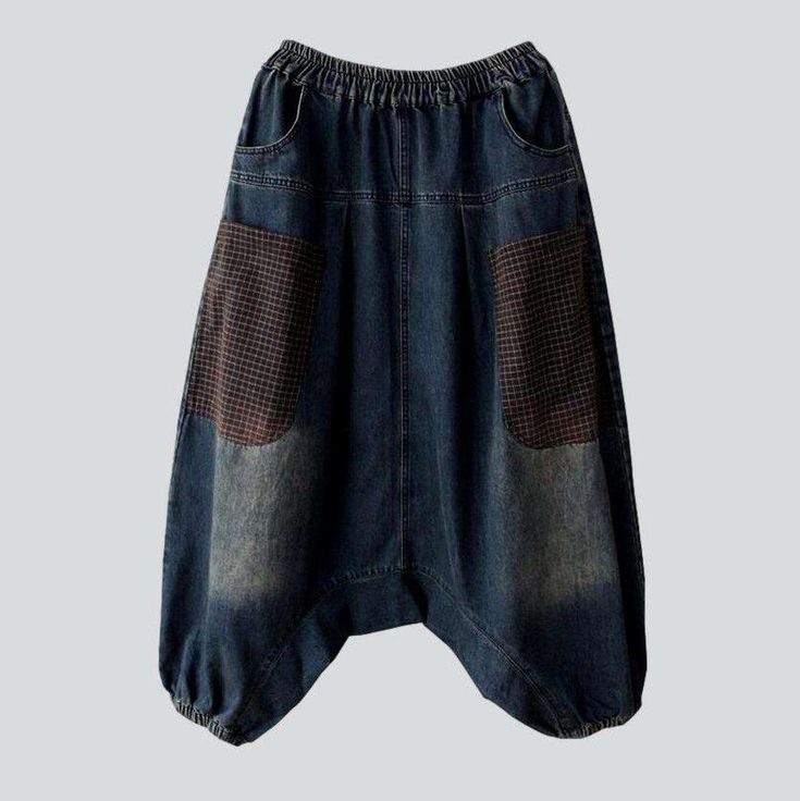 Introducing the 2023 Autumn Collection's dark overlapped harem denim pants—the pinnacle of fashion elegance and comfort! Feel the spirit of summer with this high-waisted. baggy. rubber closure masterpiece. crafted to perfection with a patchwork of vintage allure and modern-day fashion.Why These Pants are a Summer Must-HaveReady to take your summer wardrobe to the next level? These pants embrace the perfect balance between classic vintage and contemporary chic. with patchwork details and a rubber Bohemian Baggy Jeans For Summer, Baggy Indigo Pants For Summer, Bohemian Baggy Denim Blue Jeans, Bohemian Denim Blue Pants With Pockets, Baggy Patchwork Medium Wash Jeans, Baggy Indigo Bottoms With Pockets, Baggy Patchwork Jeans In Medium Wash, Baggy Patchwork Harem Pants For Fall, Bohemian Relaxed Fit Jeans With Pockets