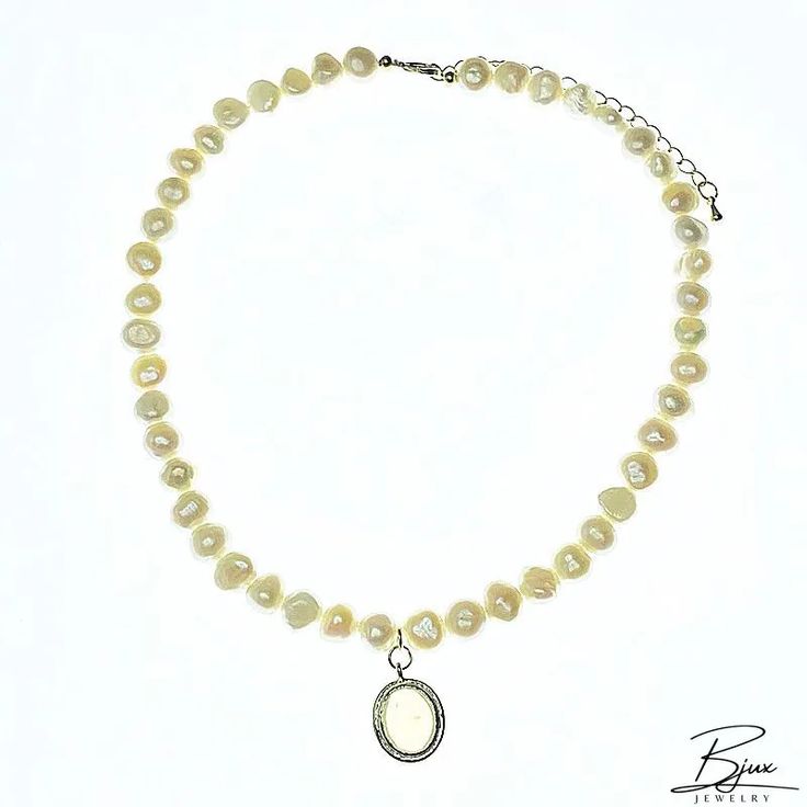 Bjux - Barroco collar de perlas de agua dulce en forma de perla piedra de luna colgante collar de cadena de collar Elegant Moonstone Clavicle Chain Jewelry, Delicate Pearl White Pendant Necklace, Moonstone Round Pendant Necklace With Clavicle Chain, White Pearl Necklace With Gemstone, Adjustable Mother Of Pearl Necklace With Pearl Pendant, Adjustable Mother Of Pearl Necklace With Pendant, Pearl White Single Strand Choker, Elegant Adjustable Moonstone Necklaces, Elegant Adjustable Moonstone Necklace