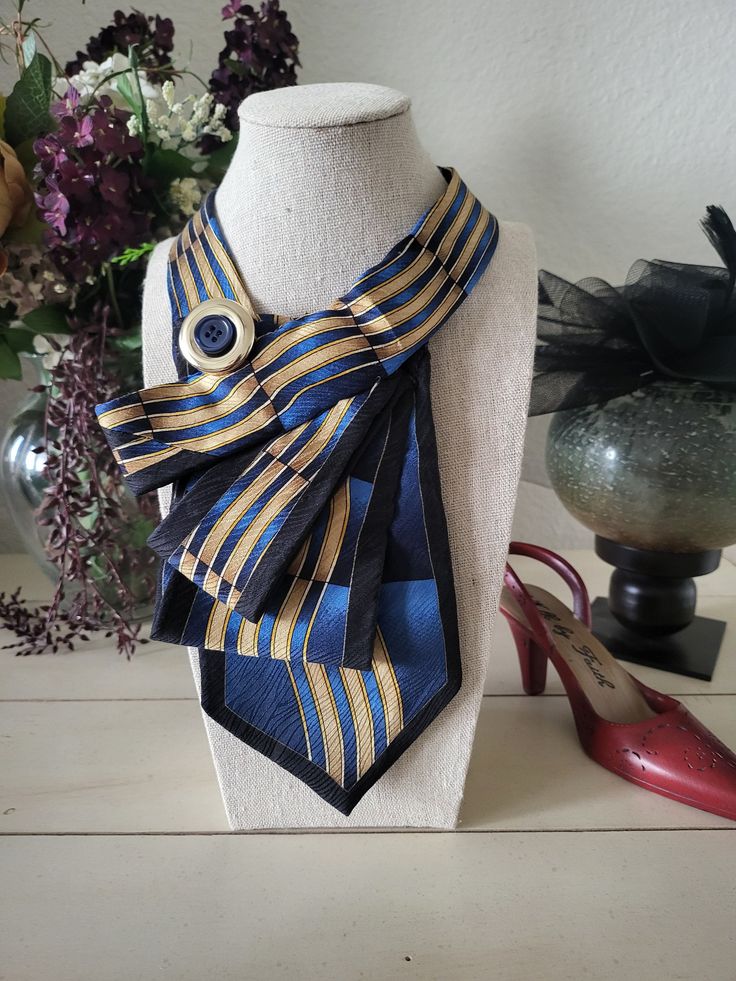 Refurbished beautiful tie to be worn with collar or without. Party Neckwear With Tie Neck Detail, Tie Techniques, Old Neck Ties, Women Neck Tie, Accidental Icon, Necktie Crafts, Tie Ideas, Icon Fashion, Old Ties