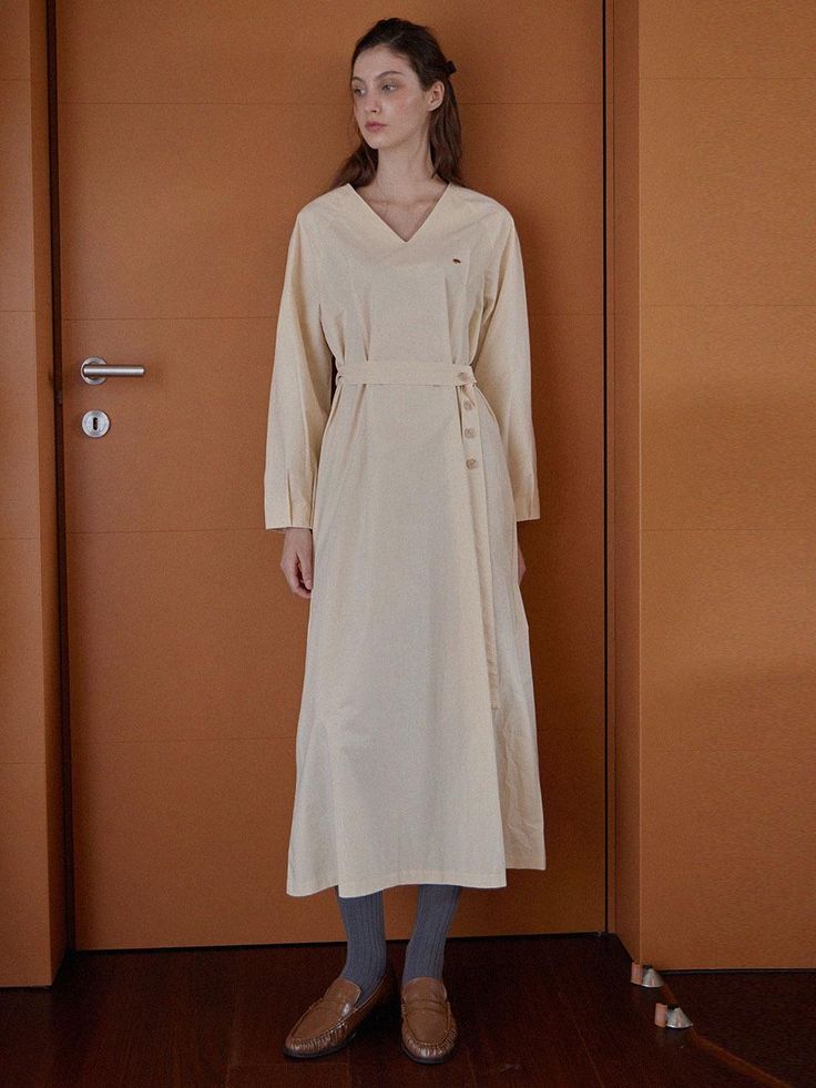 Composition : Cotton 100%Color : Light BeigeCountry of Origin : Republic of Korea Beige V-neck Maxi Dress For Daywear, Cream V-neck Maxi Dress For Daywear, Color Light, Jumpsuit Dress, Long Dress, Button Up, Dress Outfits, Composition, Jumpsuit