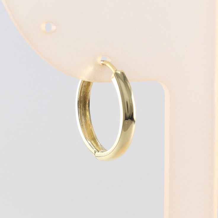 14K 17 mm Solid Gold Huggie Hinged Hoop Earring, Huggie Hoop, Gold Huggie, Small Gold Hoop, Cartilage, Conch, Helix, Tragus, SU001-6 ♦Please note that this earring is made to order. S P E C S ♦ All of our jewelry is handmade in our studio in Seoul, Korea. ♦ 14K Yellow Gold / 14K Rose Gold ♦ Listing is for 1 Earring ♦ Huggie Dimensions: - outer diameter approximately 17 mm - inner diameter approximately 14mm - hoop thickness 2.5 mm - post thickness 0.8mm - post length 6.5mm ♦ Metal Finish: High S Small Gold Hoops, Seoul Korea, Threader Earrings, Gold Hoops, Tragus, Gold Hoop, Conch, Helix, Seoul