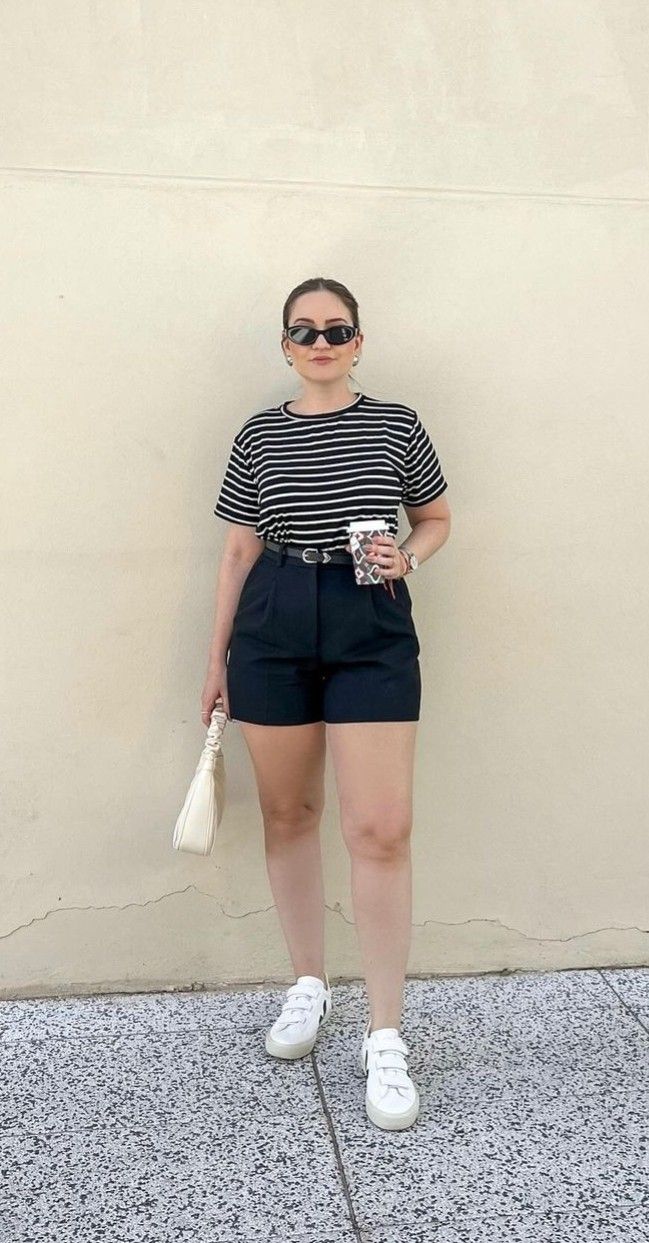 Casual Summer Outfits Petite, Hot Weather Outfits Curvy, Style Inspiration Curvy Fit, Women Size 10 Outfits Style, Summer Street Style Midsize, Midsize Outfit Ideas Summer, Casual Outfits Midsize Summer, Midsize Girl Summer Outfits, Midsize Outfits Shorts