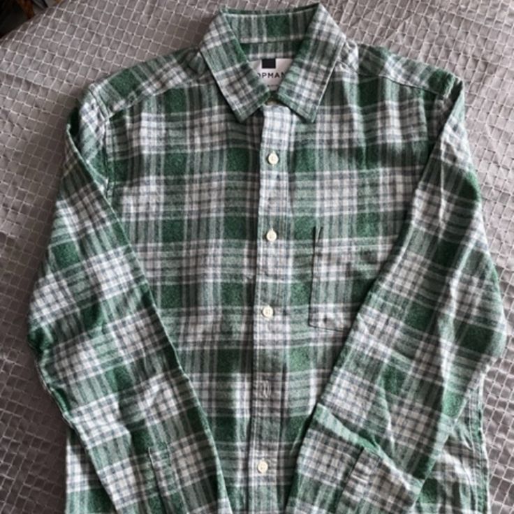 Topman New Plaid Button Down Casual Shrt Size Xs 100% Katun Green Casual Flannel Shirt With Pockets, Casual Green Flannel Shirt With Pockets, Casual White Cotton Flannel Shirt, Casual Cotton Flannel Shirt With Button Closure, Cotton Flannel Shirt With Button Closure For Summer, Summer Casual Flannel Shirt With Button Closure, Summer Cotton Flannel Shirt With Button Closure, Casual Summer Flannel Shirt With Button Closure, Casual Green Button-up Flannel Shirt