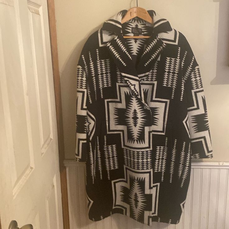 In New Condition. Women’s Oversized Pendleton Coat. Sleeves Hit Just Above Wrist And Has 2 Button Snap Closure. Worn To Church But Never Go Anywhere Fancier To Show Her Off And She Deserves To Be Seen. Beautiful Coat Pendleton Coat, Pendleton Jacket, Snap Closure, Coats For Women, Jackets For Women, Jackets & Coats, Black White, Black And White, Women Shopping