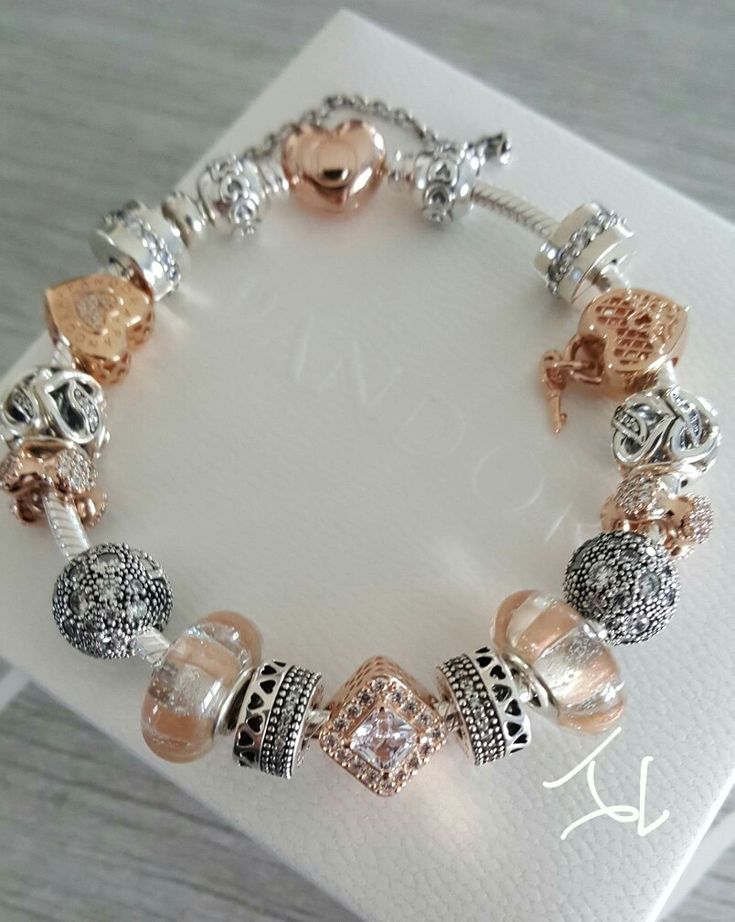 Pandora rose gold Pandora Rose Gold Bracelet Ideas, Bracelet Themes, Pandora Rose Gold Bracelet, Pandora Charms Rose Gold, Pandora Jewlery, Pandora Bracelet Charms Ideas, Halo Engagement Ring Wedding Band, Silver Pandora Charms, Pandora Bracelet Designs