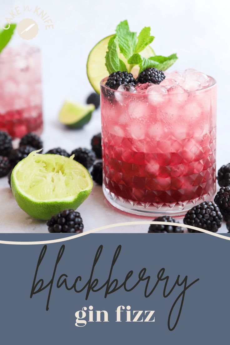 blackberry gin fizz with lime and blackberries