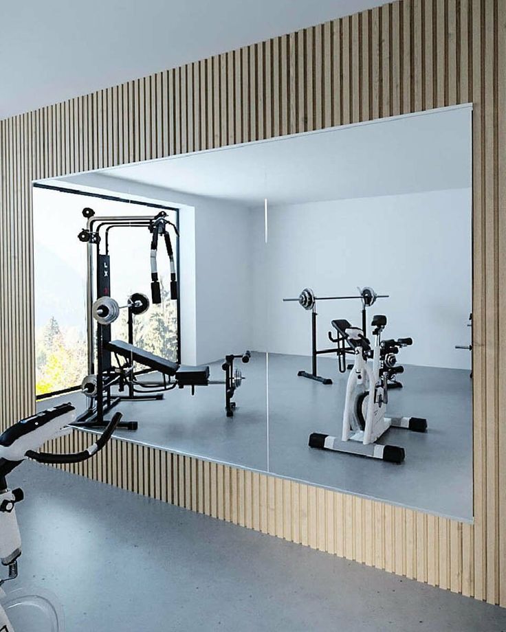 home gym, small home gym, basement gym, home gym inspiration Home Gym Asthetics, Garage Dance Studio, Home Gym Dark, Garage Gym Makeover, Home Office Gym Combo Layout, Loft Gym, Small Gym Room, Modern Home Gym Design, Container Gym