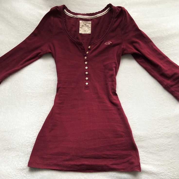 Abercrombie Outfits 2000s, Henley Shirt Aesthetic, Y2k Henley Top, Hollister 2000s Aesthetic, Red Henley Top, Hollister Henley Top, Vintage Hollister Top, Henley Tops Aesthetic, Y2k Tops 2000s