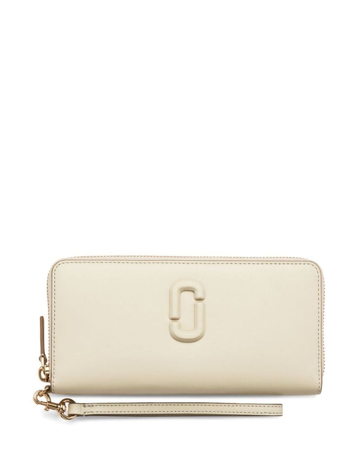 cloud white leather logo plaque top zip fastening internal card slots internal zip-fastening pocket The Continental, Cloud White, Leather Logo, Continental Wallet, White Leather, Marc Jacobs, Card Slots, Slots, Women Accessories