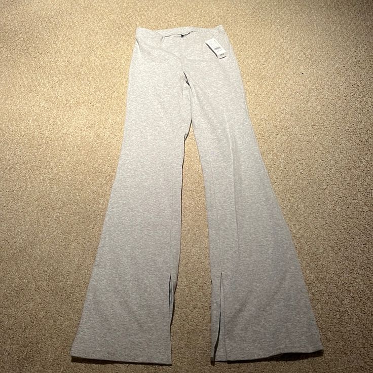 Nwt Pacsun Long Heather Grey Flair Leggings. Size Small. Summer Stretch Sweatpants Full Length, Summer Stretch Full-length Sweatpants, High Waist Stretch Bottoms For Lounging, High-waist Stretch Bottoms For Lounging, Fitted Wide Leg Gray Sweatpants, Fitted Wide Leg Pants For Lounging, Stretch Cotton Workout Pants, Fitted Wide Leg Gray Yoga Pants, Gray Fitted Wide Leg Yoga Pants