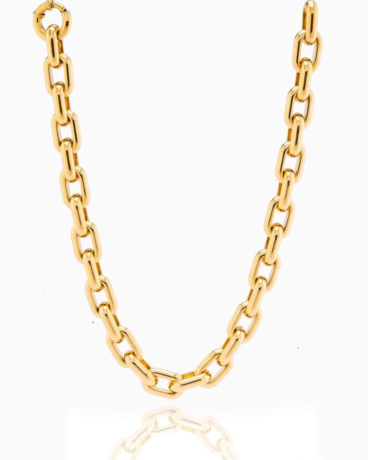 Ella necklace. Made in Italy. MATERIAL: Brass FINISH: 18k gold plated brass COLOR: Yellow gold LENGTH: 44 cm Formal Gold-tone Oval Link Necklace, Gold-tone Oval Link Necklace For Formal Occasions, Classic Gold-tone Clavicle Chain Necklace, Gold-tone Oval Link Gold-plated Necklace, Classic Yellow Gold Clavicle Chain Necklace, Formal Gold-tone Cable Chain Necklace, Classic Gold Necklace With Cable Chain, Classic Gold Cable Chain Necklace, Yellow Gold Oval Link Clavicle Chain Necklace