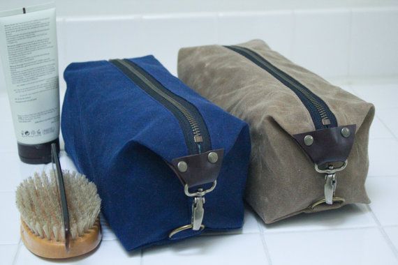 Mens Dopp Kit, Upcycled Bag, Trendy Diy, Diy For Men, Dopp Kit, Love Sewing, Waxed Canvas, Sewing Accessories, Stylish Bag