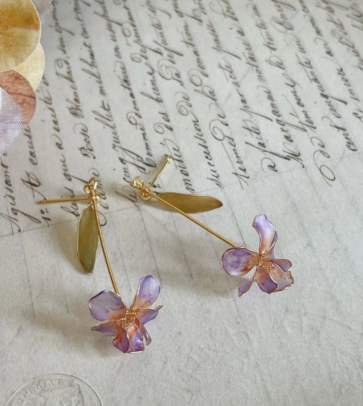 Retro Purple Iris Resin Earrings | Three Fleas Iris Jewelry, Jewelry Flower, Personalised Gift Boxes, Purple Iris, Floral Jewelry, Girlfriend Birthday, Bridal Shower Gift, Resin Earrings, Floral Jewellery