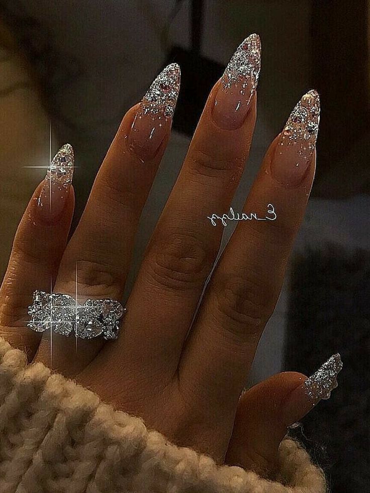 White Sparkle Nails, Ongles Bling Bling, Ideas Pedicure, Nails Metallic, Nails Holographic, Nails Gradient, Nails Marble, Nails Floral, Vegas Nails