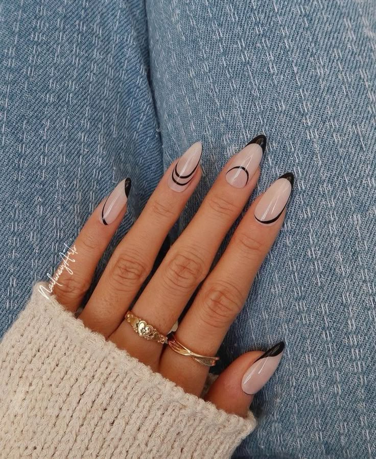 Line Nail Designs, Paznokcie Hello Kitty, Nagel Tips, Smink Inspiration, Lines On Nails, Makijaż Smokey Eye, Neutral Nails, Classy Nails, Minimalist Nails