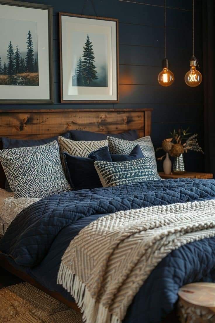 Bedroom Ideas Low Light, Darker Room Ideas, Bedroom Decor Modern Farmhouse, Dark Blue Rustic Bedroom, Mountain Guest Bedroom, Minimalist Cabin Decor, Manly Farmhouse Decor, Mountain Themed Guest Room, Navy Blue Western Bedroom