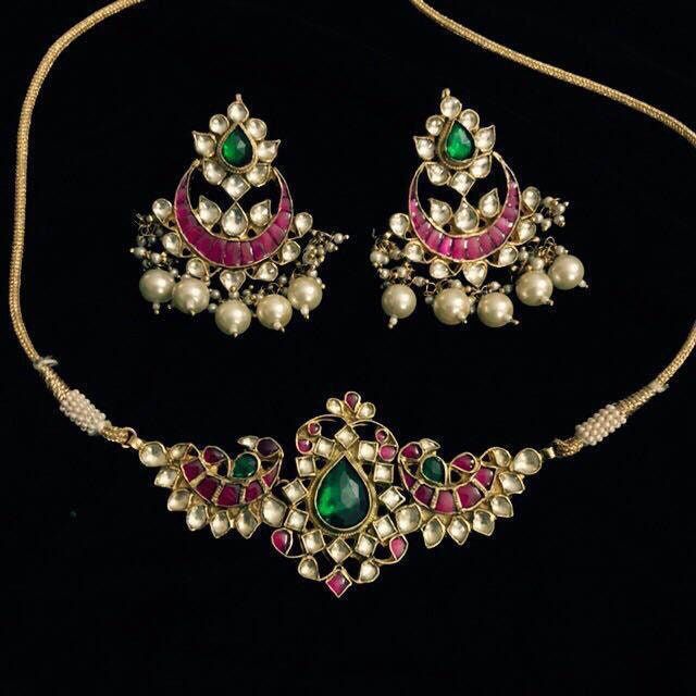 *It's Handmade Gold Plated Indian Kundan Jewelry Necklace and Earrings Set. *It's 22 K Gold Plated made from Silver and Copper Mix material and also using handcut stones like shown in picture. *It's beautiful Ethnic Indian Wedding Choker with Statement Earrings. *It's Necklace is approx 5 inch wide Earrings are 1.5 Inch Long. *Necklace and Earrings are same like shown in picture. *It will come with adjustable string which fits all Neck size. *Our all jewelry is made from semiprecious stones and Royal Rajput Jewellery, Rajput Jewellery, Wedding Choker Necklace, Choker Sets, Hyderabadi Jewelry, Indian Diamond Jewellery, Statement Necklace Gold, Choker Necklace Designs, Gold Necklace Indian