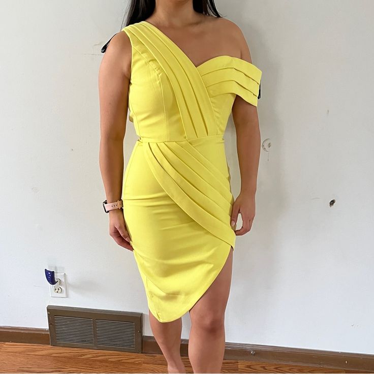 Brand New Yellow Cocktail Dress With Flattering Ruching, Great For Pageant Interview Or Appearances. Us Size 2 Uk Size 6 Yellow Bodycon Sheath Dress, Elegant Yellow Bodycon Dress For Evening, Fitted Yellow Pleated Midi Dress, Elegant Yellow Bodycon Evening Dress, Yellow Sheath Dress For Date Night, Yellow Bodycon Evening Dress, Yellow Pleated Mini Dress, Yellow Pleated Dress For Cocktail Occasions, Yellow Pleated Dress For Cocktail