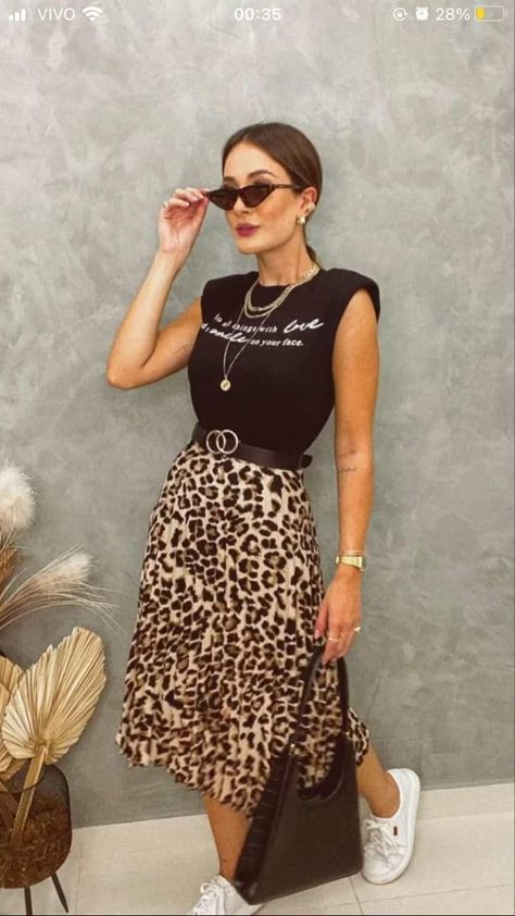 Animal Print Skirt Outfit, Leopard Skirt Outfit, Printed Skirt Outfit, Leopard Print Outfits, Animal Print Outfits, Leopard Print Skirt, Leopard Skirt, Printed Pleated Skirt, Animal Print Skirt