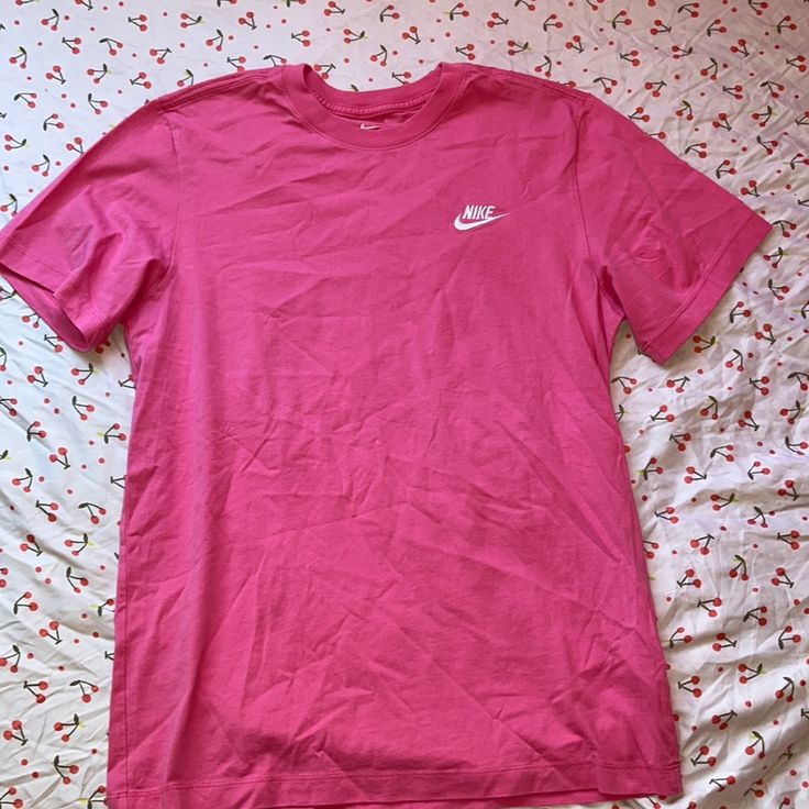 Nike Tee In Vibrant Pink Never Worn In Perfect Condition. Size Small Nike Summer Graphic Tee T-shirt, Nike Summer Graphic Tee, Nike Pink T-shirt With Graphic Print, Nike Pink Top With Logo Print, Nike Basic Short Sleeve T-shirt, Nike T-shirt For Spring Streetwear, Nike Basic Tops For Spring, Nike Basic T-shirt For Spring, Nike Basic Crew Neck T-shirt