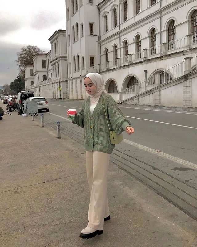 Women Cardigan Outfit, Fesyen Korea, Kulot Pants, Fesyen Islam, Outfit Hijab Casual, Mode Ulzzang, Estilo Hijab, Mode Hijabi, Stile Hijab