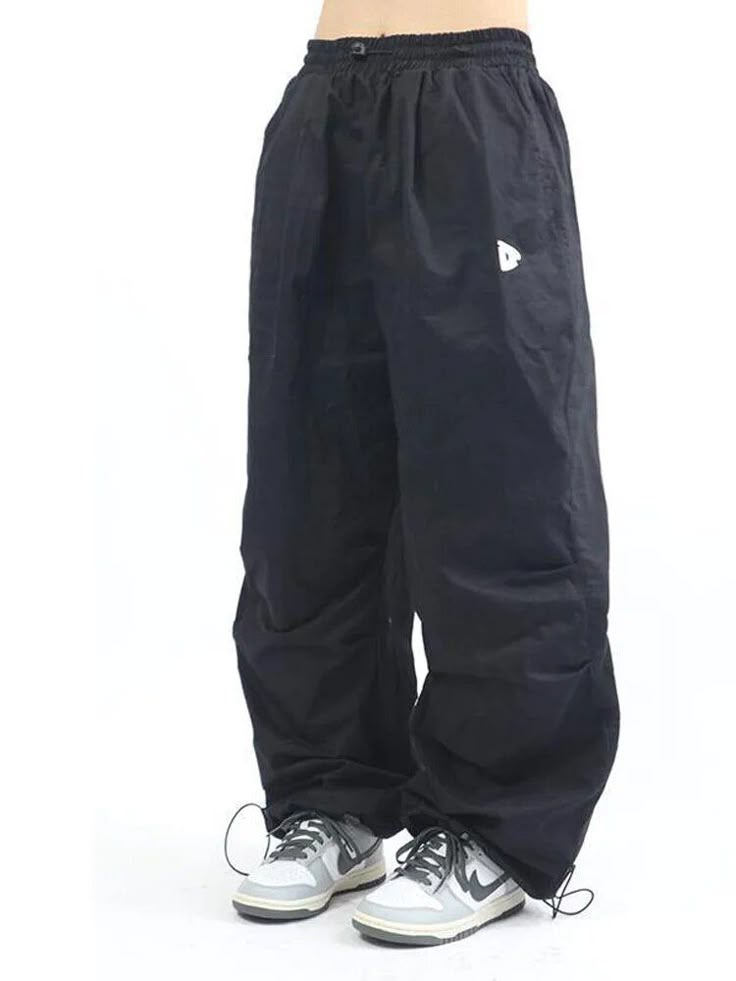 Elastic-waist Baggy Pants – DAXUEN Streetwear Techwear, Cargo Parachute Pants, Y2k Cargo Pants, Men Sweatpants, Wide Leg Joggers, Junior Pants, Foto Top, Trousers Details, Y2k Women