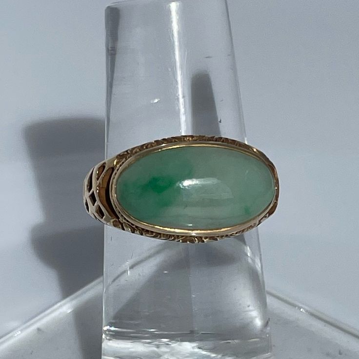 Crafted Of Yellow Gold And Jade, This Ring Seems To Be From The Edwardian Or Art Nouveau Period. It Has Vine-Like Scrolls And A Beautiful Bezel Set Cabochon. * 1 Piece Left Bezel Set Cabochon, 5 Rings, Ring Color, Jewelry Vintage, Womens Jewelry Rings, Bezel Setting, Art Nouveau, Jade, 1 Piece