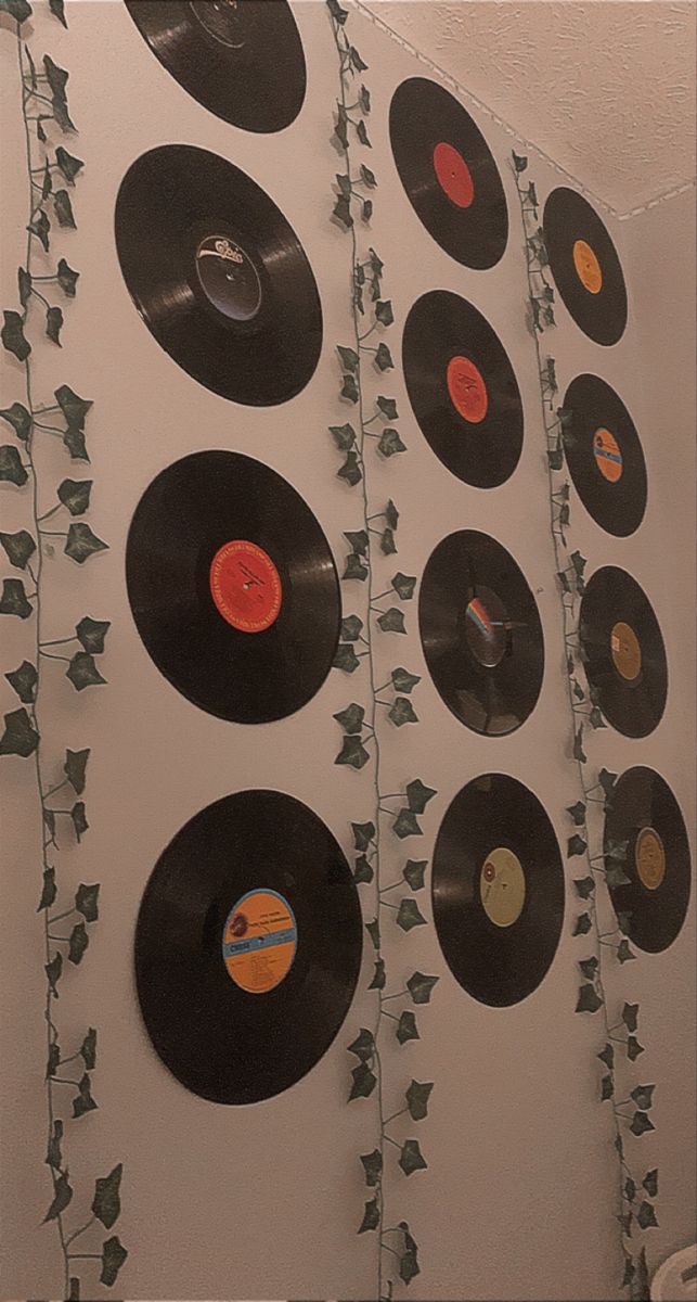 vinyl records, vines Record Room Decor, Vinyl On Wall, Vinyl Record Wall Decor, Vinyl Record Decor, Record Wall Decor, Record Decor, Record Decorations, Vinyl Room, Record Room