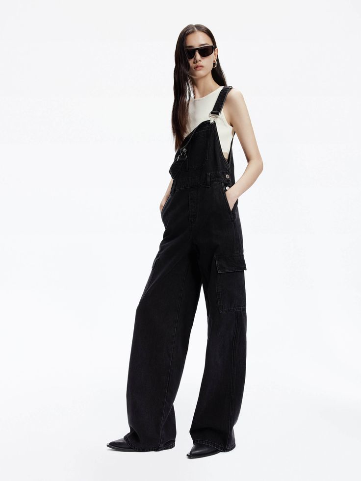 MO&Co. Women's Straight Leg Denim overalls This jumpsuit is crafted from denim fabric for a casual look and stylish. Featuring adjustable shoulder straps, a wide-leg silhouette and cargo pockets, it's the perfect choice for effortless elegance. With its subtle sophistication, it's sure to become a wardrobe favorite. Features : - High waist, cut for a relaxed fit- Multi-pocket, side button details- Adjustable shoulder straps- Comfy denim materials Code: MBD1JPS011The back length of size S is 108c Black Overalls, Straight Leg Denim, Effortless Elegance, Denim Overalls, Mesh Bag, Denim Fabric, Shoulder Straps, Casual Looks, Overalls