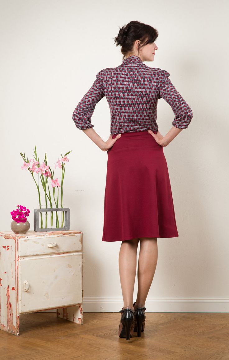 "Perfect for the first autumn walk! Marie is a cozy skirt in elegant darkred, with a deep fold. It is elastic, so the skirt does not need a zipper. A wonderful skirt for every day.. Berlin Calling is also available in many different colors. Size / Weight / \"Berlin Calling\" is available in sizes 36-42, for other sizes asks simply. materials 70% viscose, 27% nylon. 3% Spandex Care instructions: Machine wash inside out at 30 degrees, iron on reverse hot Production Handmade with Love in Berlin" Red Long Skirt For Fall, Fall Red Lined Skirt, Fall Stretch Gathered Skirt, Red Full Skirt For Fall, Red Pleated Skirt For Fall, Burgundy Skirt For Fall, Elegant Burgundy Midi Skirt, Elegant Lined Burgundy Skirt, Fitted Burgundy Pleated Skirt