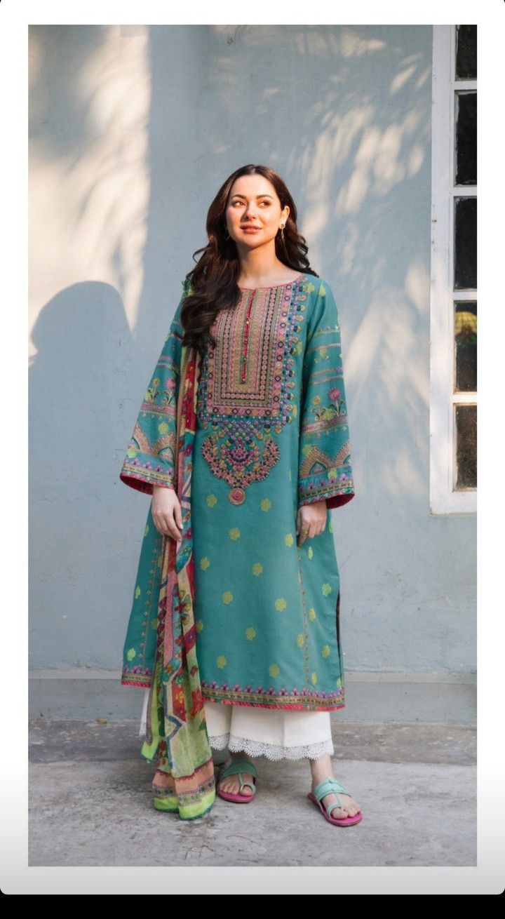 Dress Design Pakistani, Pakistani Women Dresses, Kurta Patterns, Pakistani Fashion Casual, Womens Trendy Dresses, Pakistani Fancy Dresses, Pakistani Dresses Casual, Pakistani Fashion Party Wear, Beautiful Pakistani Dresses