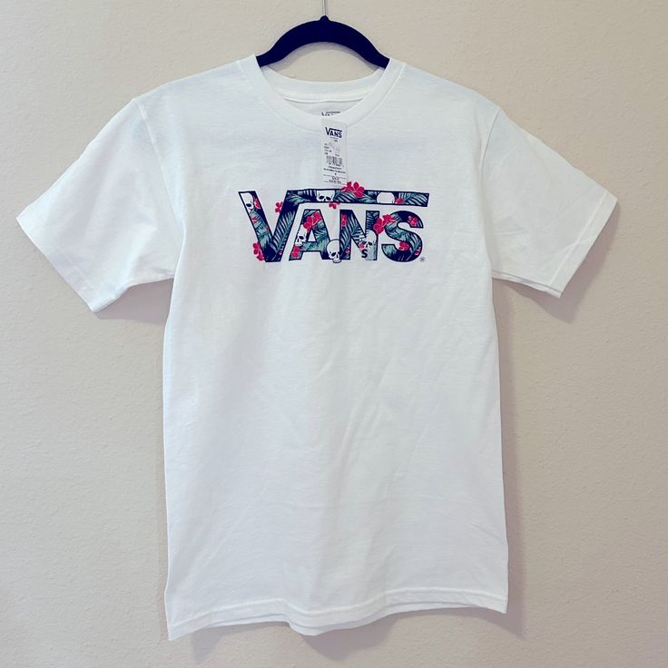 New Vans Tshirt Size Small Casual Vans T-shirt With Graphic Print, White Cotton Vans T-shirt, Vans Relaxed Fit Graphic T-shirt, Vans T-shirt With Graphic Print And Relaxed Fit, Vans Graphic Print T-shirt With Relaxed Fit, Vans Crew Neck T-shirt For Spring, Vans Cotton Graphic Tee, Vans Graphic Tee With Screen Print, Vans Casual T-shirt With Graphic Print