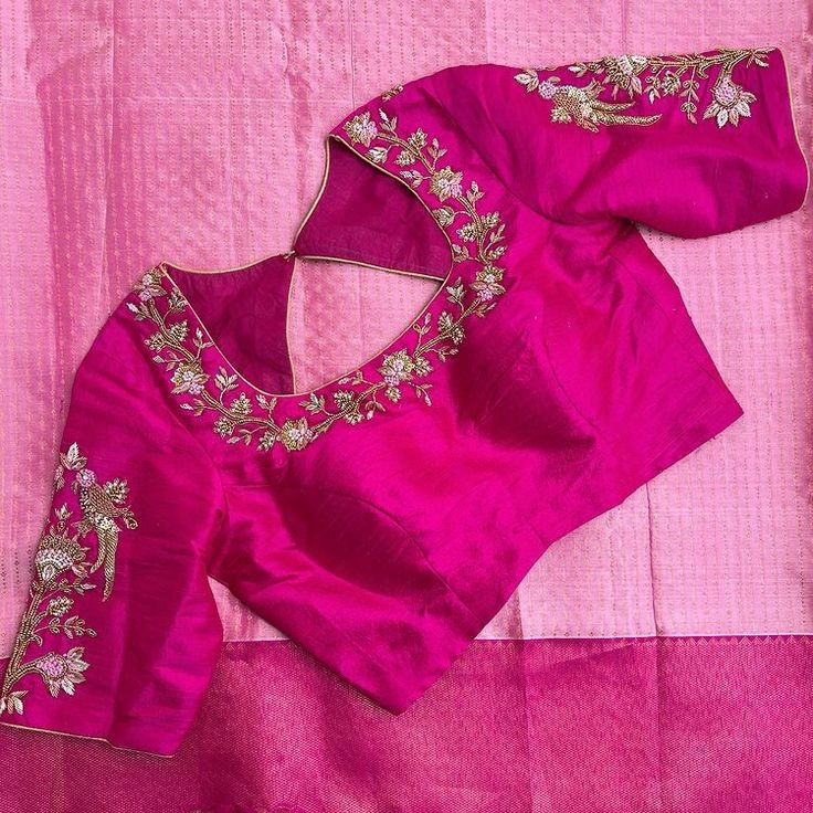 Dm@9640490158 Designer maggam work blouse Fabric: Halfpattu/Rawsilk Dispatch: 3days Price : 2300unstiched . 2850stitched Colours and sizes can be customised accordingly Pink Blouse Work, Pink Blouse Design, Zardosi Blouse, Embroidery Blouse Saree, Zardosi Work Blouse, Hand Embroidery Blouse, Pink Blouse Designs, Ready Made Blouse, Maggam Blouse