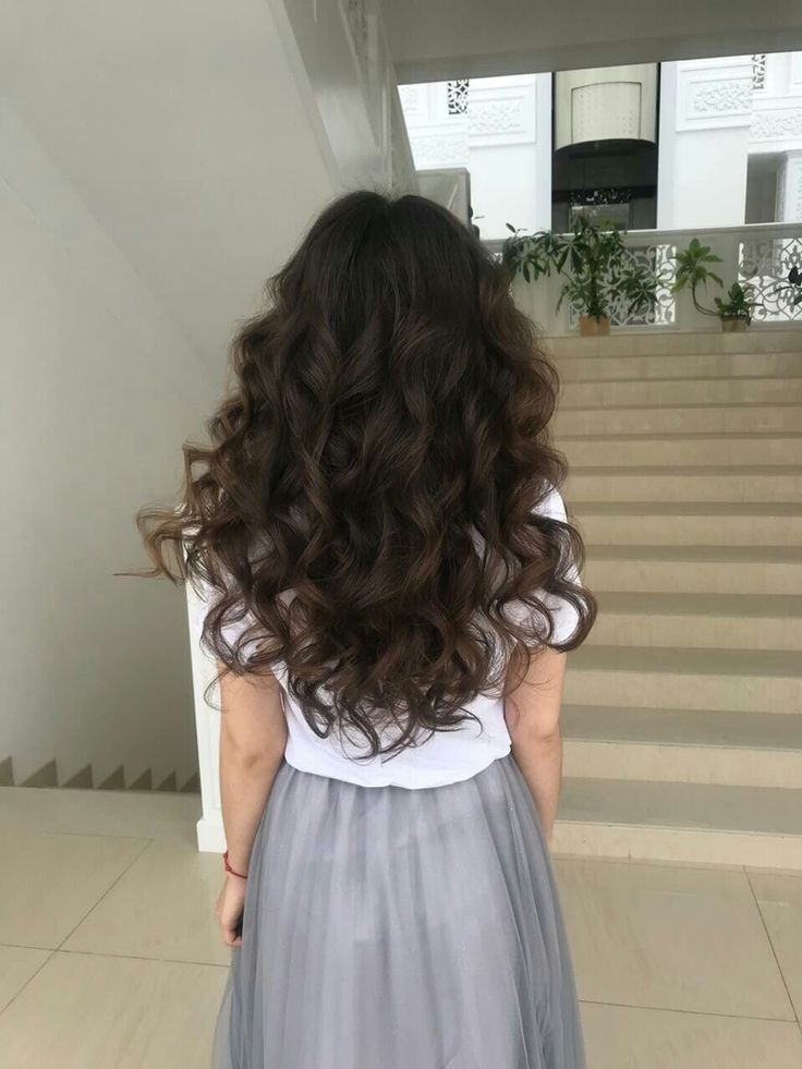 Subtle Hairstyles, Big Curl Perm, Long Voluminous Hair, Perm Ideas, Waves Tutorial, Sunset Waves, Haircuts For Curly Hair, Party Hair, Long Curls