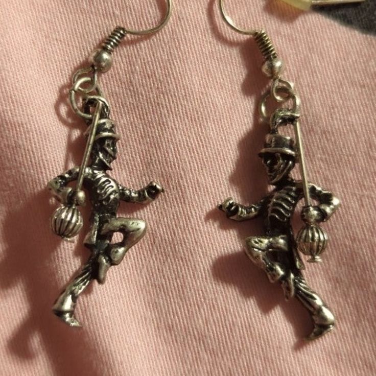 This Is An Iso For The My Chemical Romance Black Parade Pepe Earrings. I Owned These Earrings Many Moons Ago And Have Misplaced Them. If You Have These And Are Willing To Part With Them Please Contact Me:). Thank You! My Chemical Romance Bracelet, My Chemical Romance Black Parade, Music Earrings, The Black Parade, Emo Stuff, Bf Gifts, Black Parade, Guitar Stuff, Bracelet Ideas