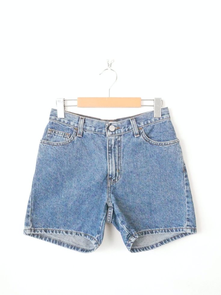 Vintage Calvin Klein Women's Denim Shorts/Jean Shorts. Measurements Total Length : 14 1/2" Waist              : 26" Hips               : 35" Inseam           : 4 1/2" Rise                :  9" Condition     : Gently used. There's no stains or holes. Good condition. ※Please read the policy before you purchase※ Classic Fitted Denim Jean Shorts, Classic Fitted Medium Wash Jean Shorts, Classic Mid-rise Denim Blue Jean Shorts, Classic High Waist Denim Jean Shorts, Classic High Rise Denim Jean Shorts, Classic High-waist Denim Jean Shorts, Classic Mid-rise Denim Shorts, Classic Denim Jean Shorts, Classic Medium Wash Jean Shorts