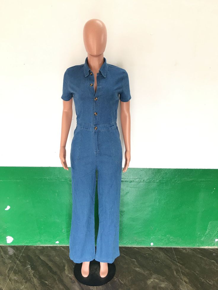 Elegant Wide Leg Denim Jumpsuit – Cute & Classy Looks Overalls Outfit Vintage, Denim Jumpsuits For Women, Elegant Jeans, Overalls Outfits, Wide Leg Pants Jeans, Streetwear Model, Overalls Fashion, Denim Jumpsuits, Classy Looks