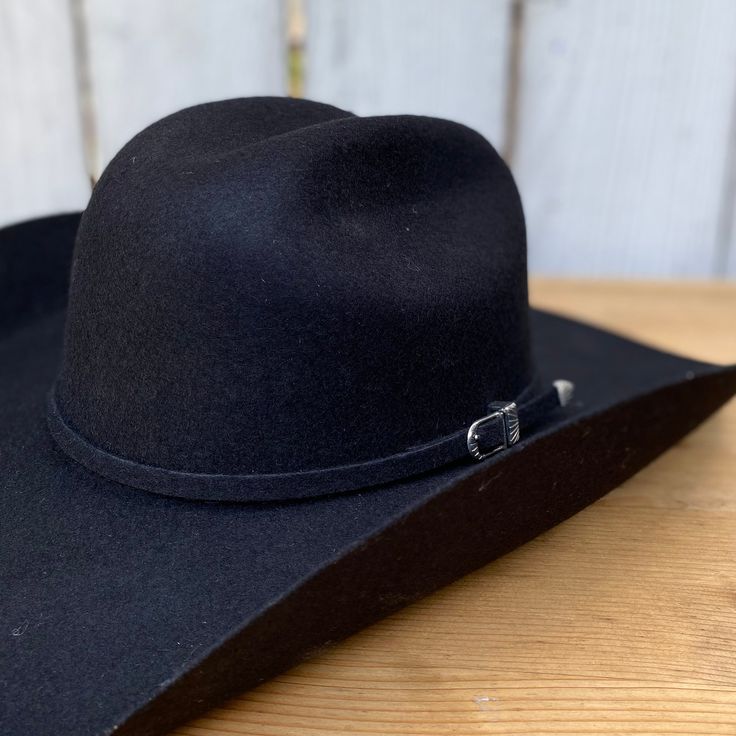 The price INCLUDES tax and shipping within the United States!
The 20X Chihuahua felt hat, presented in a versatile black color, is an excellent choice for those who value the spirit and essence of the cowboy style, even when looking for more economical options. Although its material and quality are modest, this hat offers a unique charm and an affordable opportunity to enjoy the cowboy style. With a 4" brim and a 4 1/4" crown, this hat is ideal for casual events, parties or for those who want to Black Chihuahua, Felt Cowboy Hat, The Cowboy, Cowboy Style, Felt Hat, Cowboy Hat, Goth Fashion, Unique Charms, Chihuahua