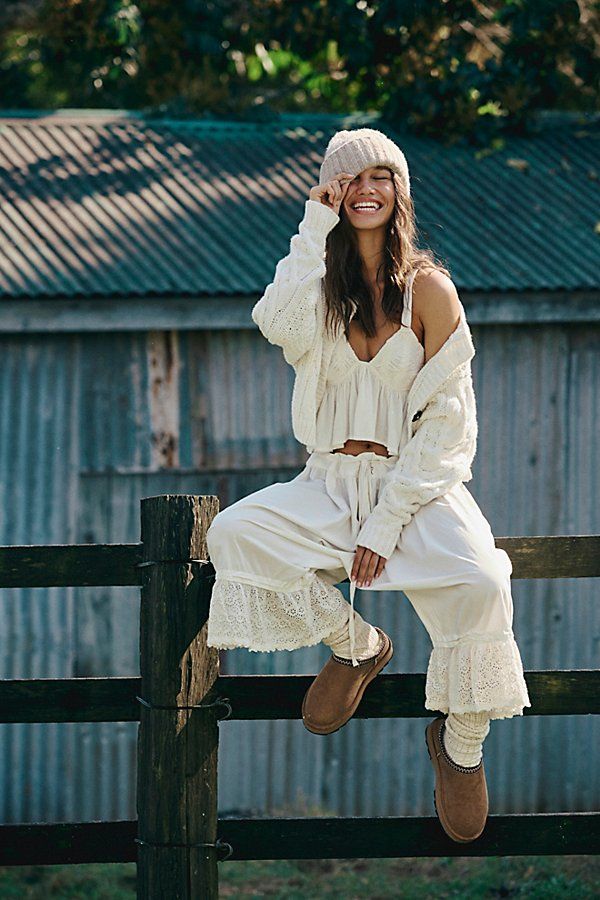 So romantic and effortless, this sweet top from our free-est collection truly goes with everything. **Fit:** Flouncy, babydoll-inspired silhouette **Features:** V-neckline, seamed underbust, ruched detailing at the bust, flouncy pleated trim **Why We ❤ It:** Easy with linen bottoms or elevated with a sleek slip skirt, this style has endless ways to wear. | Take The Town Top by free-est at Free People in White, Size: M Cabin Core Fashion, Free People Outfits Bohemian, Small Town Outfits, Free People Outfits Aesthetic, Free People Outfits, Boho Grunge Fashion, Free People Models, Turquoise Jewelry Outfit, Boho Fashion Winter