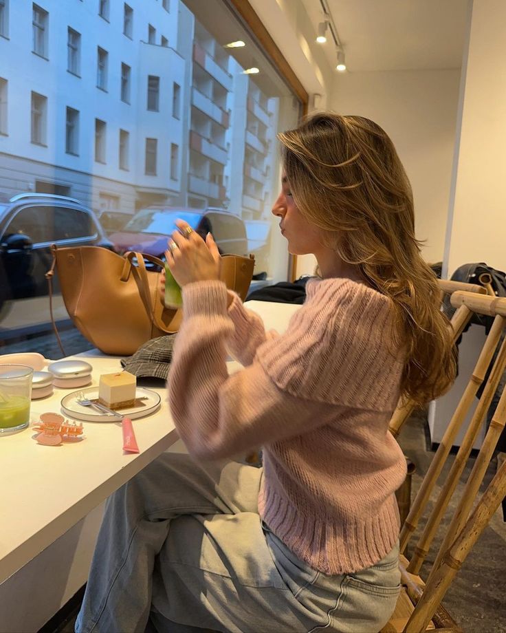 fresh manicure & matcha date 🥹🍵🩷 | Instagram Matcha Date, Fresh Manicure, Basic Girl, Fashion Feminine, Autumn Fits, Uptown Girl, Pink Girly Things, Stockholm Fashion, Winter Fits