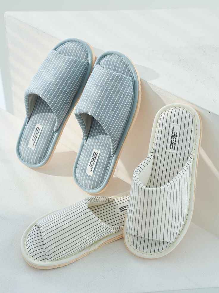 This is a comfortable and natural indoor shoes by DECOVIEW that is made out of high quality and sturdy material. With clean mood of the design and comfortable wear, it will blend into your modern and minimal lifestyle.- Natural texture of linen blend fabric- Slip proof sole with unique texture- Elastic and comfortable EVA sole- Text label point Casual White Slippers For Relaxation, Casual White Slippers For Home, White Casual Slippers, Casual White Home Slippers, Comfortable White Slippers For Home, White Comfortable Home Slippers, Casual Slip-on Fabric Slippers, Casual Fabric Slip-on Slippers, Text Label