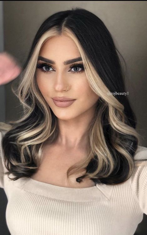 Hair Color Underneath, Hair Color Streaks, Black Hair With Highlights, Hair Streaks, Long Hair Color, Brown Hair Balayage, Hair Dye Colors, Hair Inspiration Color, Hair Inspo Color